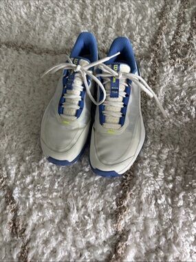 Wilson pro tour White  and Blue tennis Sneakers